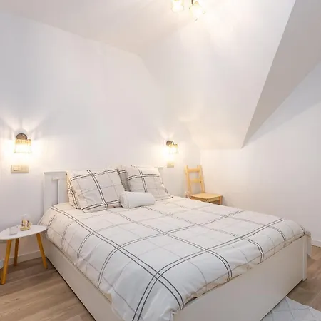 Charming One-bedroom In The Center Of T115 Apartment *
