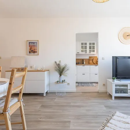 Apartment Charming One-bedroom In The Center Of T115 *